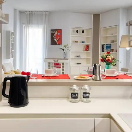 Appartement Ospitali - White Flat, Spazioso Bilocale Di Design In Zona De Angeli, Nuovo, Elegante E Accessoriato *
