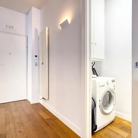 Appartement Ospitali - White Flat, Spazioso Bilocale Di Design In Zona De Angeli, Nuovo, Elegante E Accessoriato