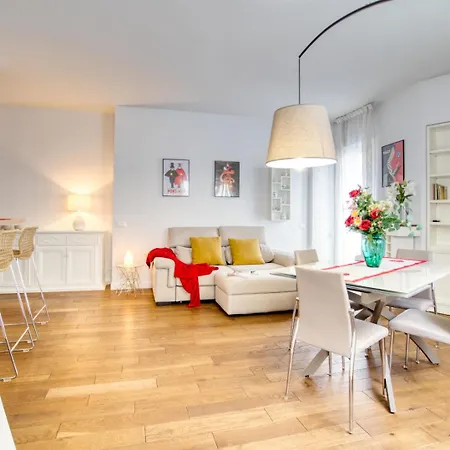 Appartement Ospitali - White Flat, Spazioso Bilocale Di Design In Zona De Angeli, Nuovo, Elegante E Accessoriato